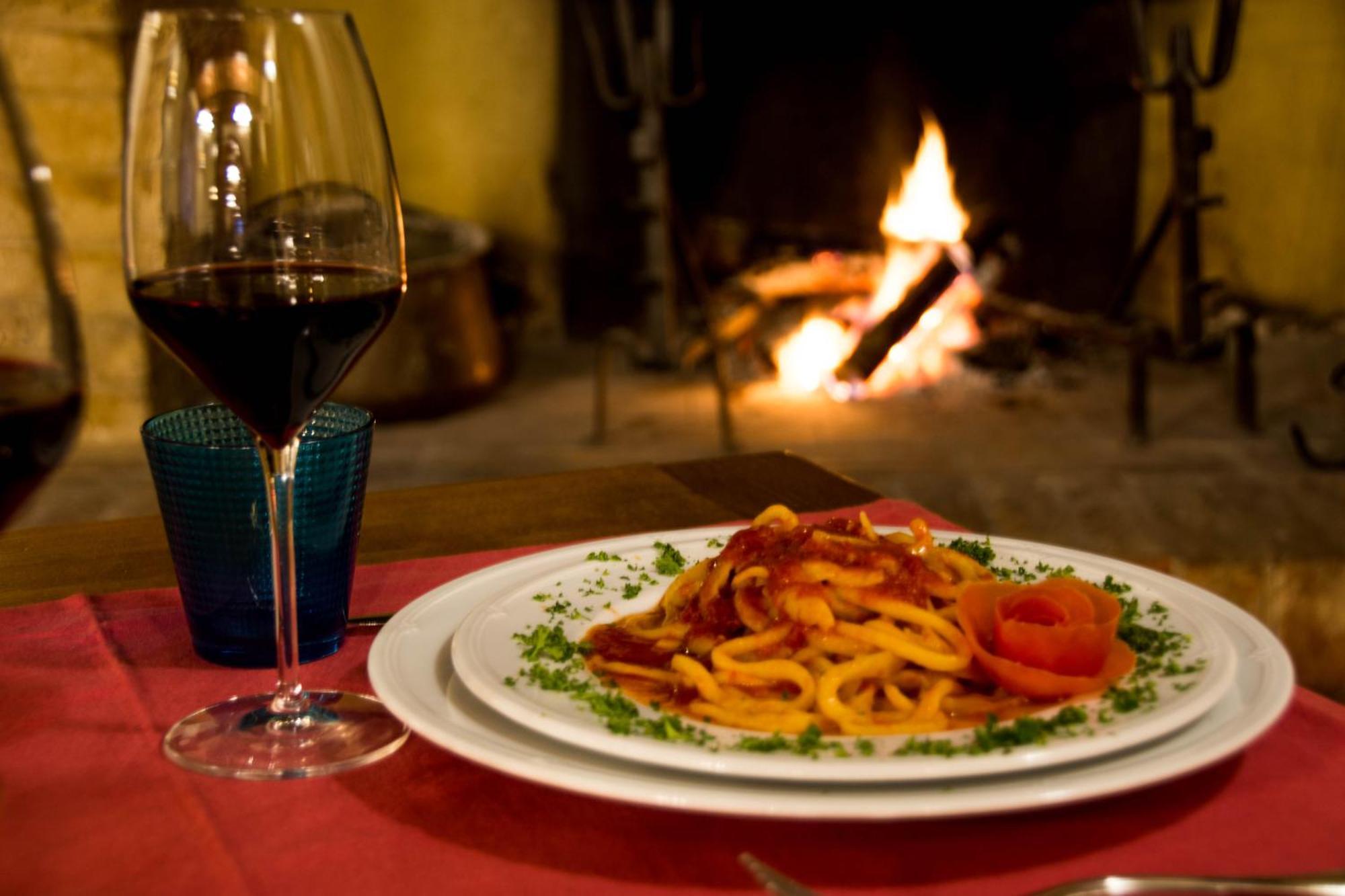 Petrignano Del Lago Agriturismo Le Torri Di Porsenna מראה חיצוני תמונה